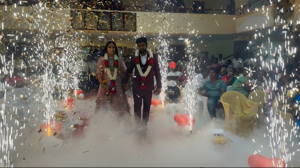 Gold Confetti Sparkler Entry